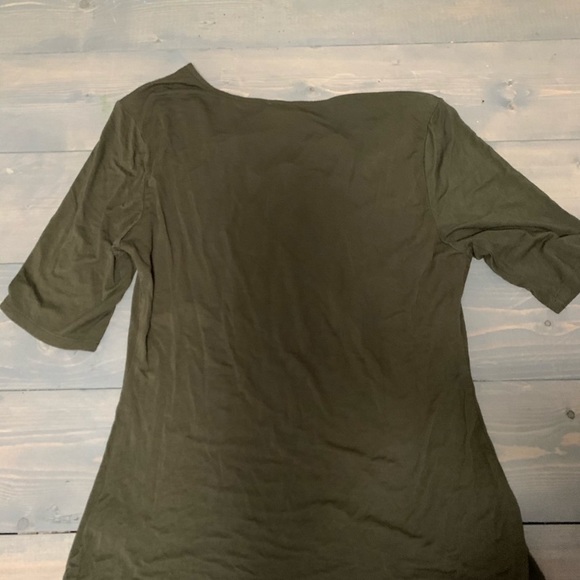 $5/20  Clyde & Baxter Top - Picture 4 of 4